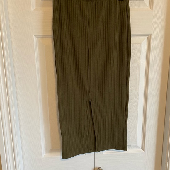 Olive Green Skirt - Picture 4 of 4